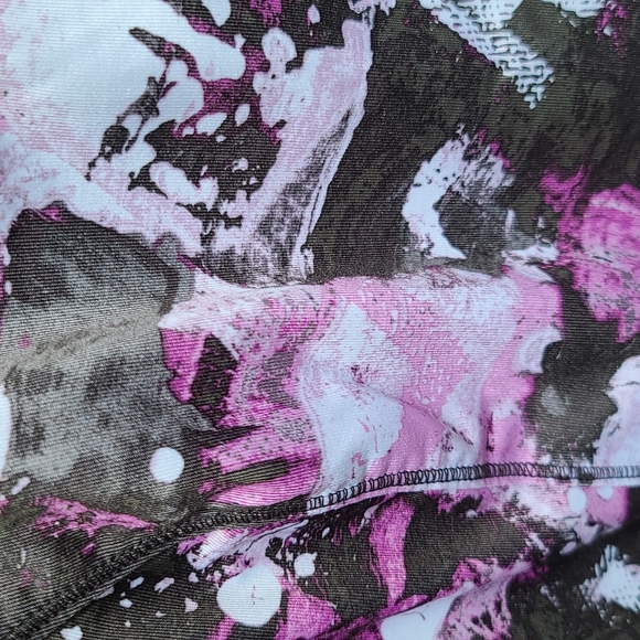 SOLD Active Tank - Picture 2 of 3